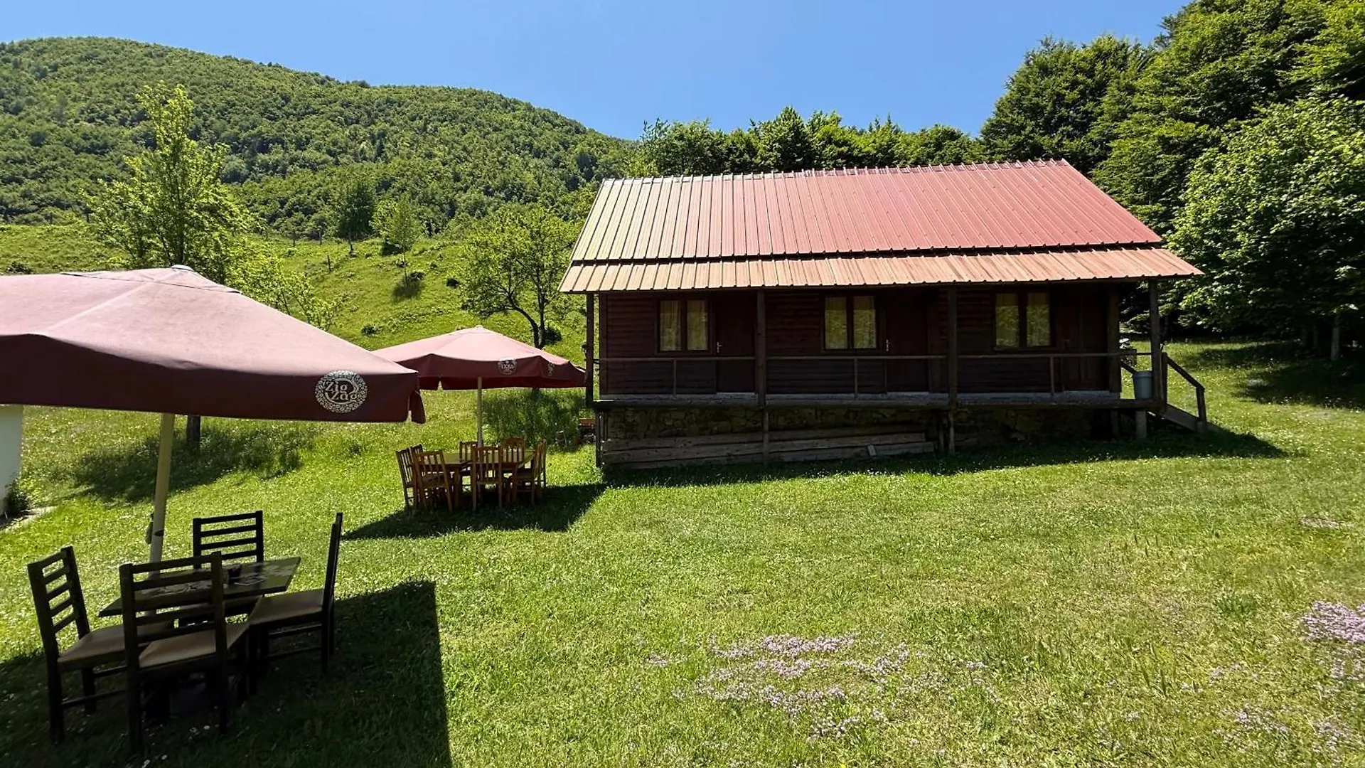 Hotel Bujtina Frati à Vermosh Albanie